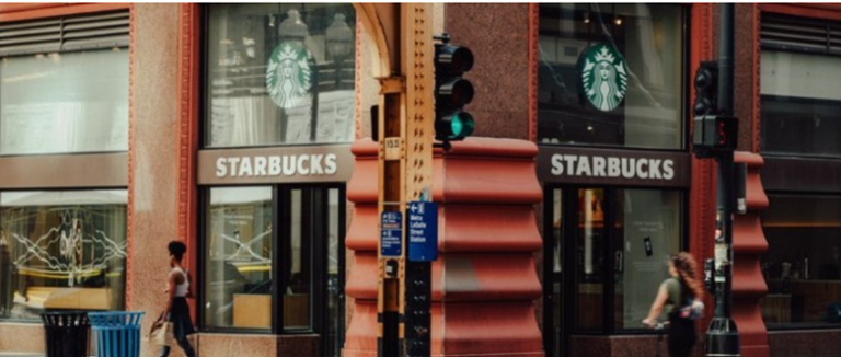 Cuts at Starbucks: The Company Is Laying Off Nearly 300 Employees in the US picture5hg